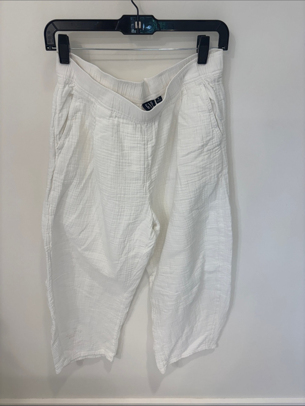 GAP White Gauze Knit Elastic Waist Cropped Pants